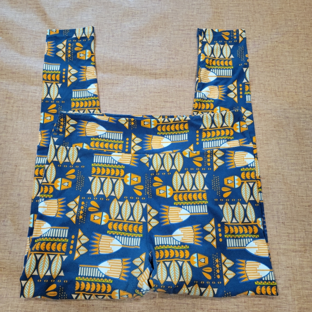 LulaRoe Tall & Curvy Leggings